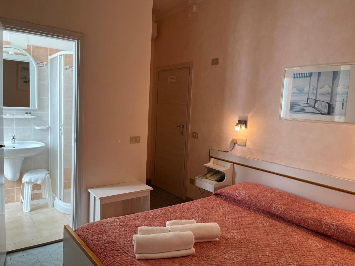 Hotel Ellymar Vada Eksteriør bilde